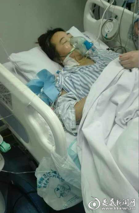 治疗中的邹六莲女士