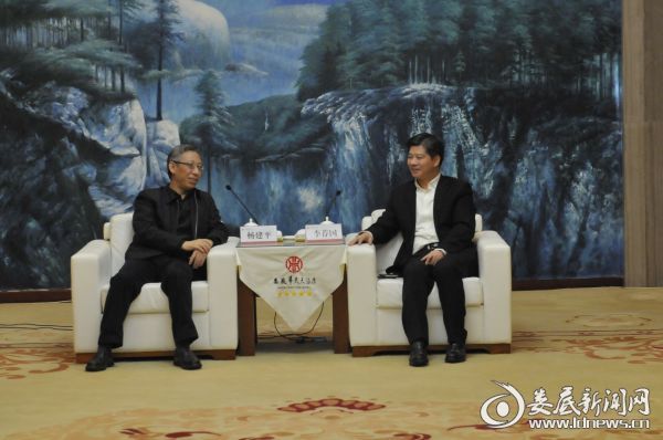 李荐国会见杨建平一行