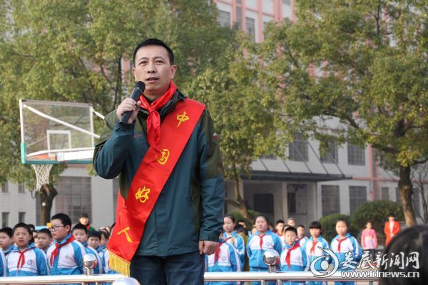 3、“中国好人”黄黎明分享英雄事迹