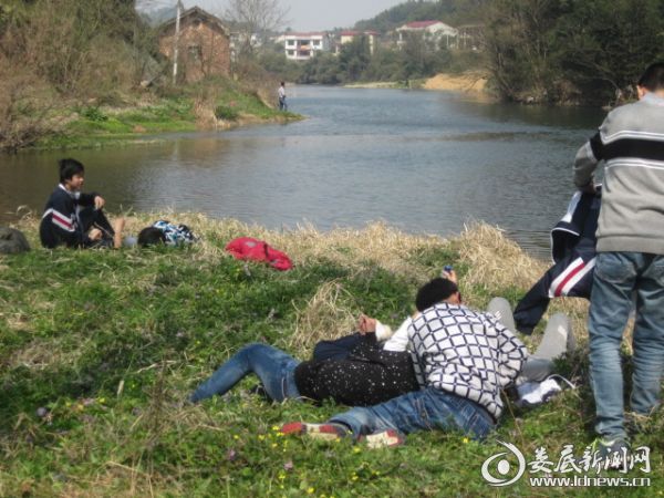 躺下来打几个滚