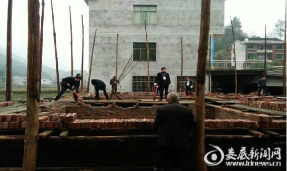 镇人大主席易宏任现场指挥长