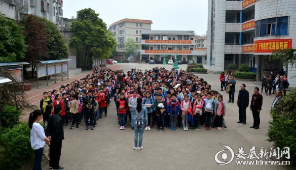 图2中心小学 五六年级6个班整体搬入永丰一中