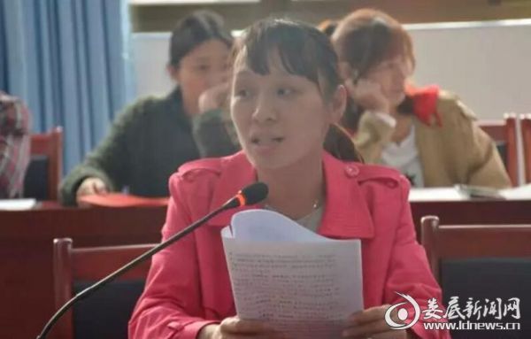 刘健宣读《娄星区人民医院（娄星区妇幼保健院）2017年管理国家卫生城市工作方案