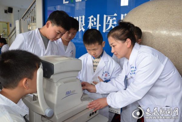 验光仪怎么用？让娄底爱尔医务工作人员教教你