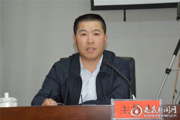 娄底中院党组成员、政治部主任夏自卫主持培训班
