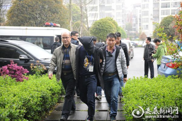 押解犯罪嫌疑人1_副本