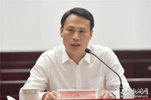 娄底市委常委、市委政法委书记尹华凯