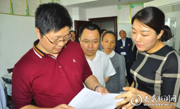 专业组对相关资料进行审查