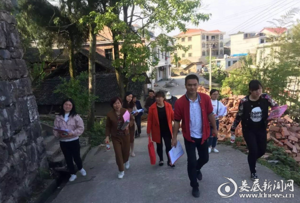 中小教师走访帮扶对象