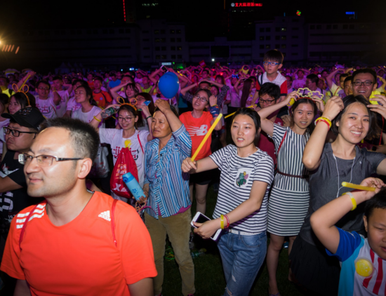 感人的场面出现了：北大学长的故事