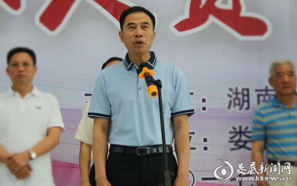 3图为省民政厅党组成员、副厅长孙中喜宣布开幕