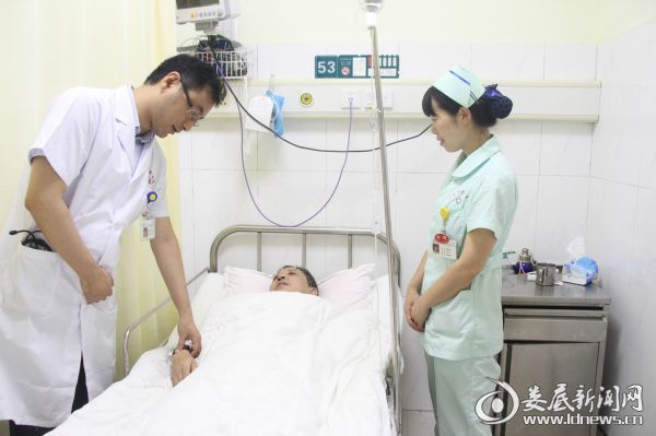 术后查房现场