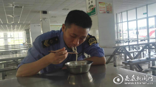 高考试餐
