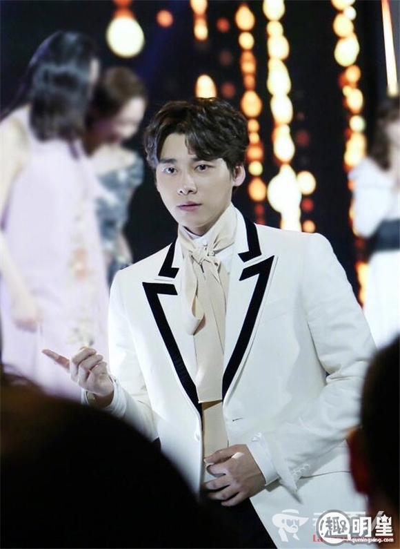 李易峰向经纪公司借款1800万干什么呢?_娄底