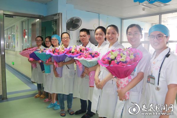 娄星区人民医院的医务工作者