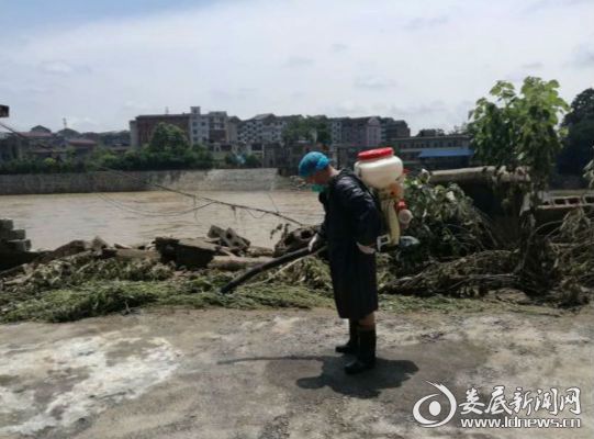 喷洒消毒