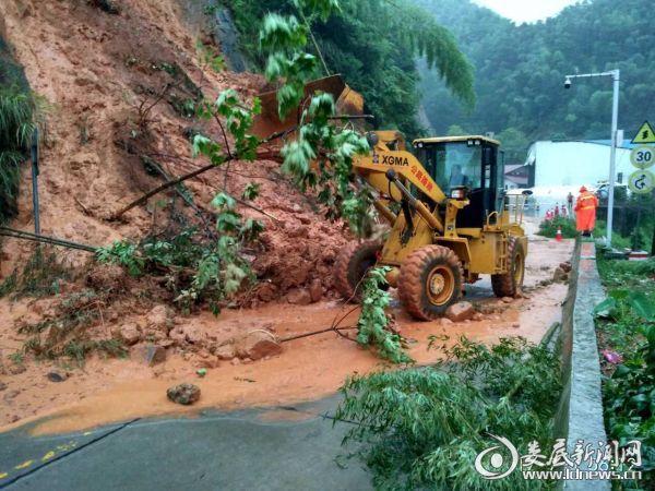 抢修抢通道路