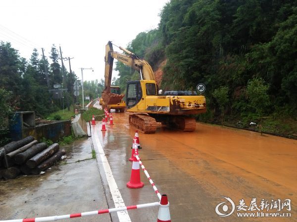 抢修抢通道路
