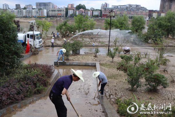 清淤防洪堤