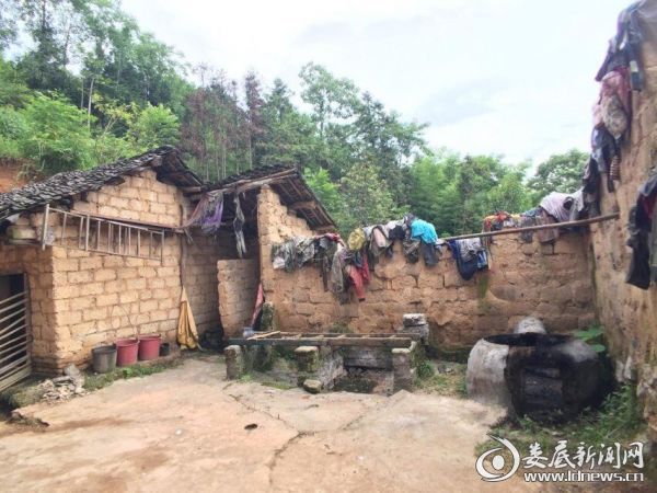 刘家的后院，也是泥石流即将冲倒的地方_看图王