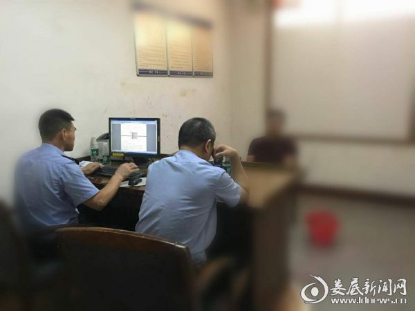 雷霆出击 连抓四瘾君子