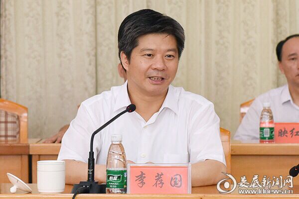 李荐国说，军地双方今后要进一步加强沟通、协调、合作，进一步推进双拥共建，以军民融合发展的累累硕果来惠