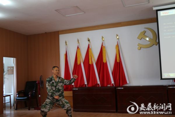 转业退伍军人表演军体拳