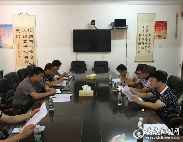 娄星区人大执法检查组听取双江乡关于《湖南省农村扶贫开发条例》贯彻落实情况的汇报