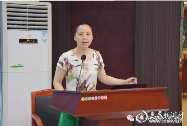 易赛君为学员授课