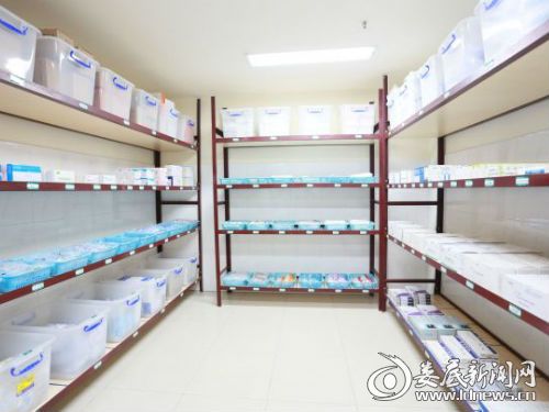 物品摆放有序的库房