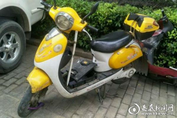 被盗电瓶的电动摩托车1