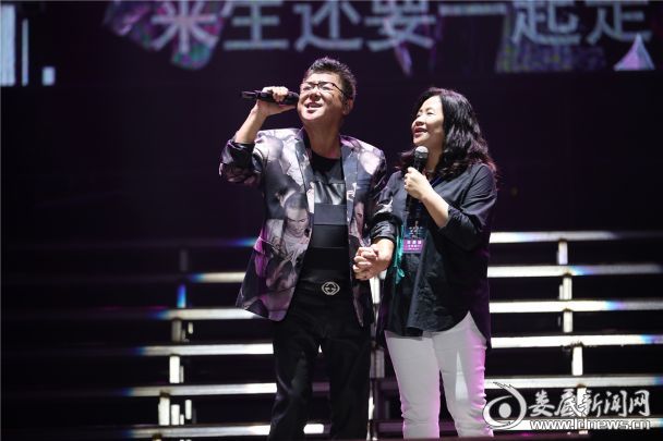 姜育恒长春演唱会万人合唱盛况空前 万芳优雅