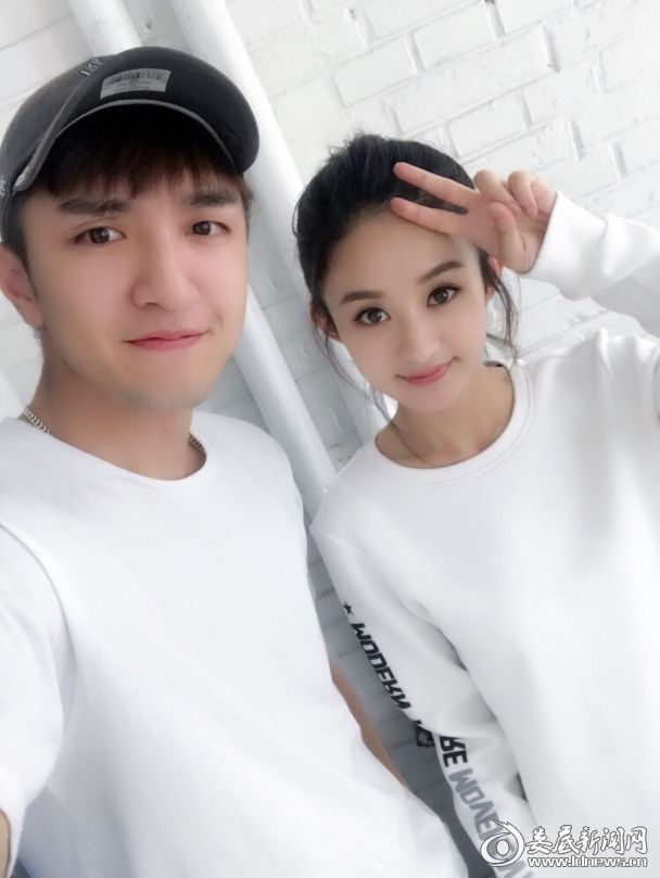 赵丽颖双人健身照秀背肌 霸气表态不是一个人