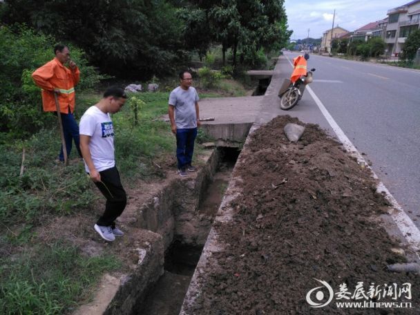 （所长曾华新、副所长姚小丰到现场督查）