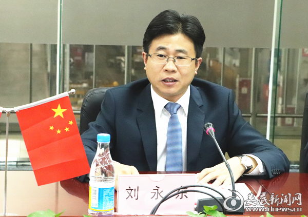 （党的十九大代表刘永东传达大会精神）