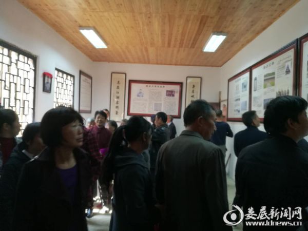 参观朱尧阶纪念馆