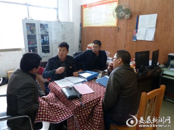 督导组在双峰职中