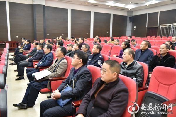 市直各行政执法单位负责人旁听案件