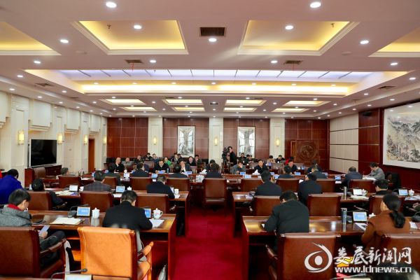 （娄底市委理论学习中心组举行 “扪心三问”交流会）