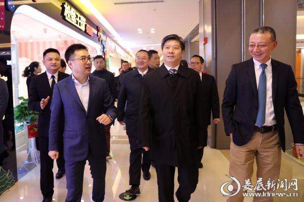 参观红星美凯龙娄底新合作商场