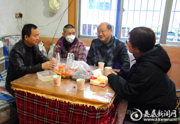 杨理斌详细询问熊美祥的病情和家庭情况