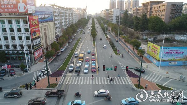 娄底中心城区首条"白改黑"道路湘阳街完成提质扩容改造