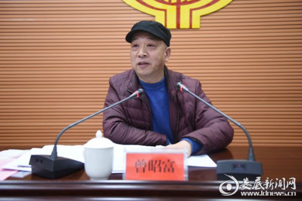 区纪委副书记曾昭富