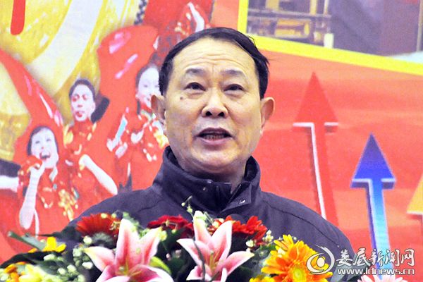 （公司党委书记、董事长陈代富发表新年献词。熊又华 摄）DSC_8100