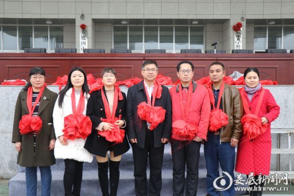上级表彰的优秀教育工作者