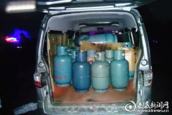 非法运输爆物 03.08