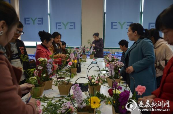 娄底爱尔眼科医院屈光会员“睛彩插花会”主题活动现场