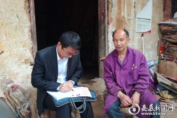 娄星区司法局深入帮扶扶贫村