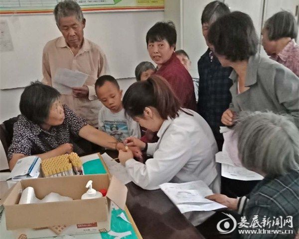 （义诊现场）