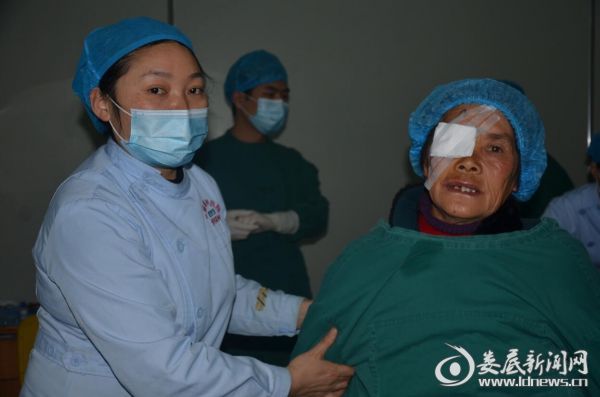 （娄底爱尔人一直在为人们的眼部健康而努力）